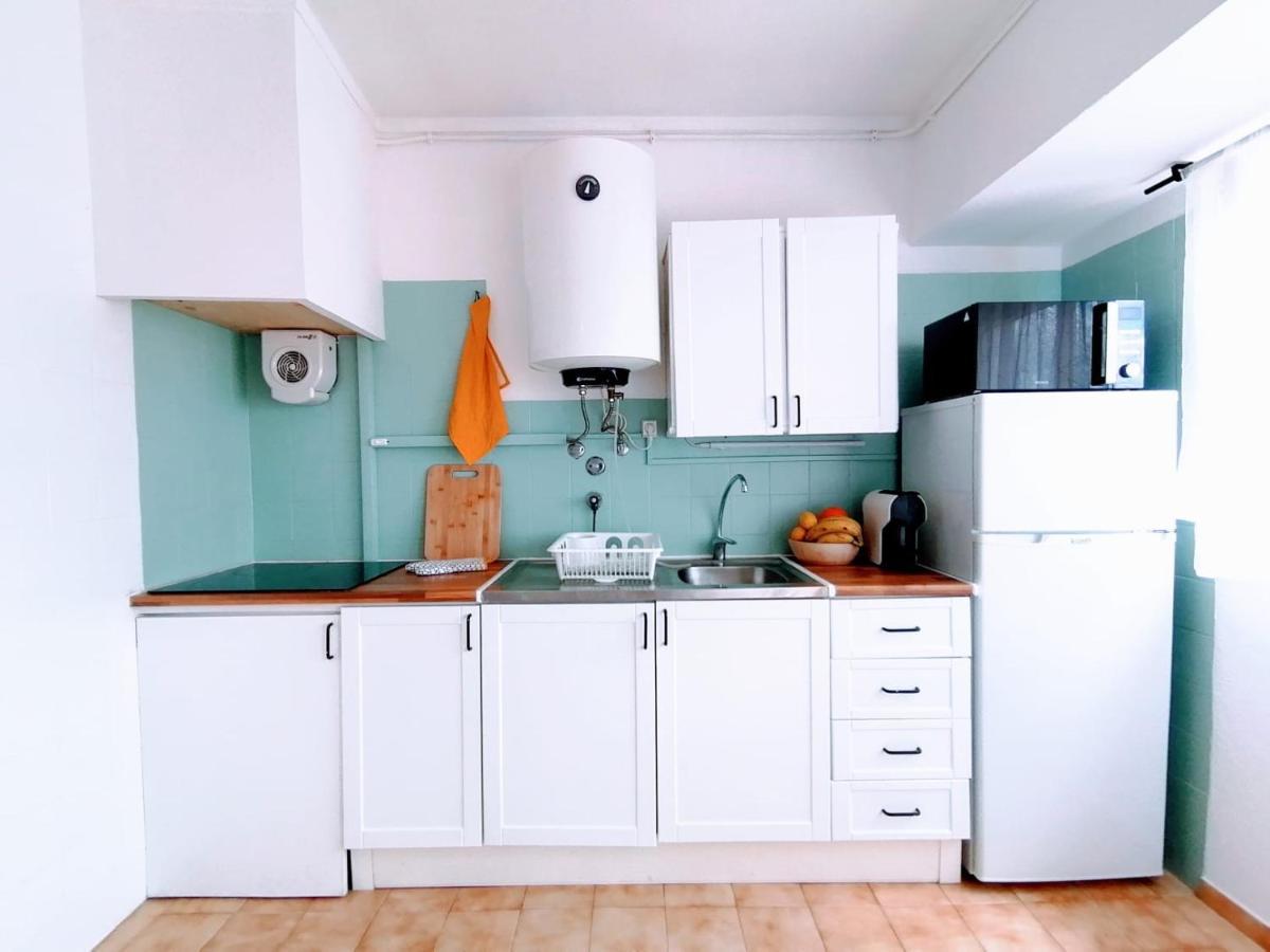 Lovely Apartment 500 M Walk To The Beach Portimao Exterior photo